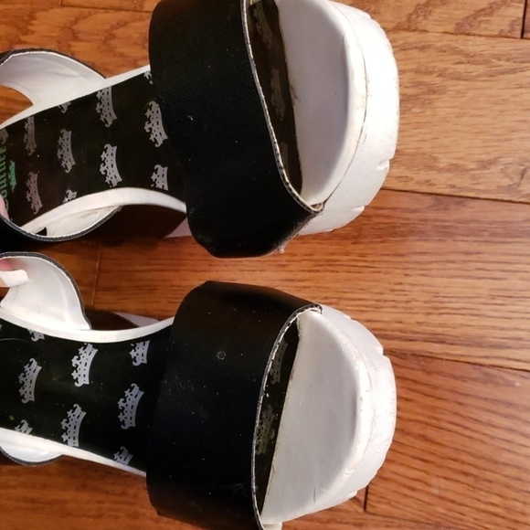 JUICY COUTOURE strappy wedges size 10 - Picture 4 of 5